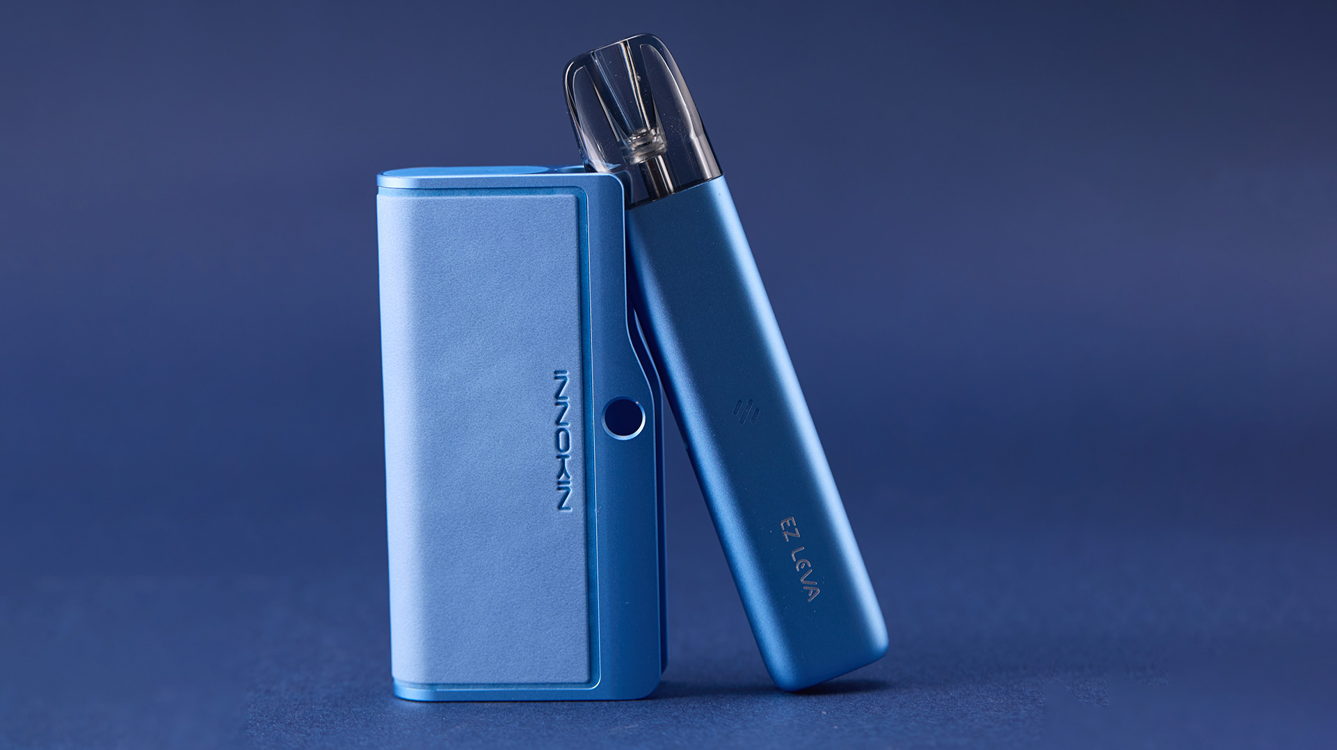 Innokin EZ LEVA Pod-Vape-System in Blau mit schlankem und modernem Design.