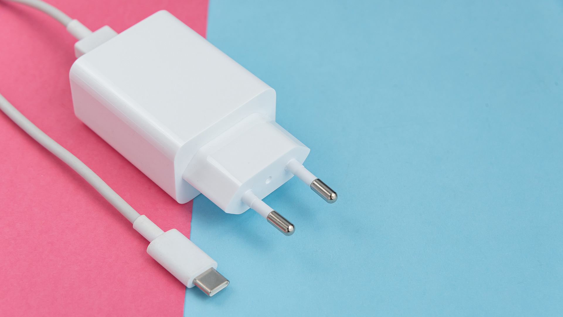Externes Ladegerät und USB Typ-C Kabel für Vape Pens.